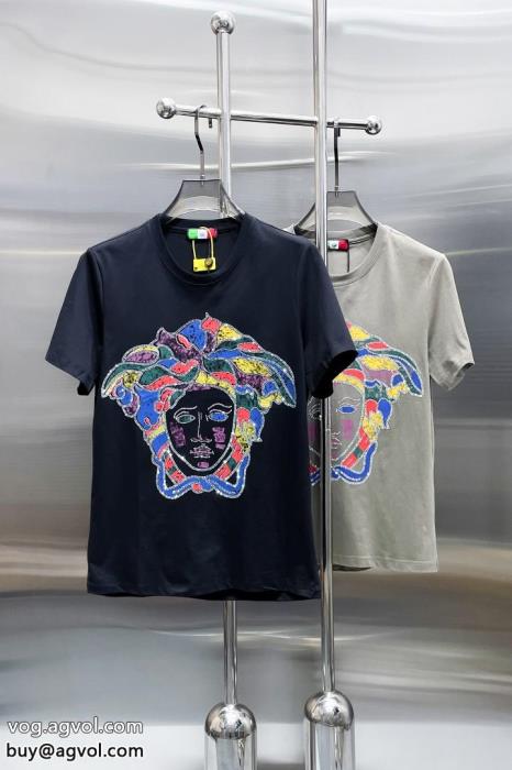 偽 ブランド半袖Tシャツ即完売SS23注目スタイルヴェルサーチ_0_4