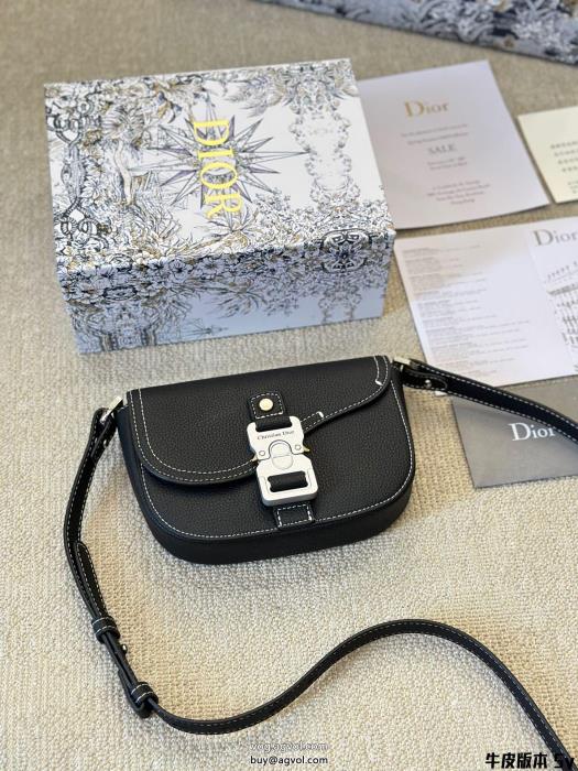 DIORバッグファッション感が急上昇！2024年新作モデル偽 ブランド_0_1