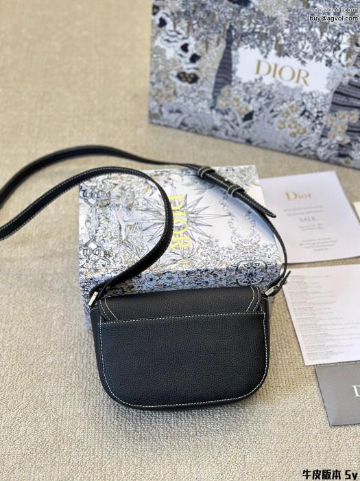 DIORバッグファッション感が急上昇！2024年新作モデル偽 ブランド_0_3