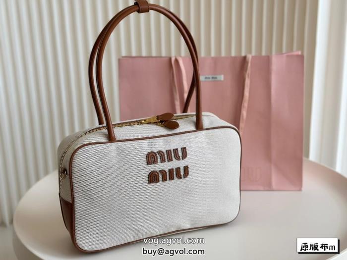 ブリーフケース魅力が光る暑い夏に軽やかな涼しげMIUMIUブランド コピー 販売 _0_2