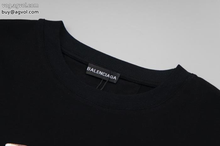 半袖Tシャツ一気にトレンド感満載な着こなしクラシカルな雰囲気balenciaga通販 ブランド_0_4