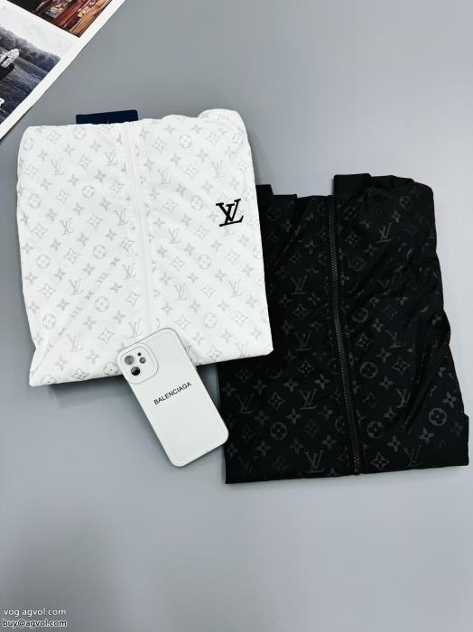 今すぐ欲しい最新サイズで可愛い過ぎLOUIS VUITTONコピー 商品 通販コート_0_0