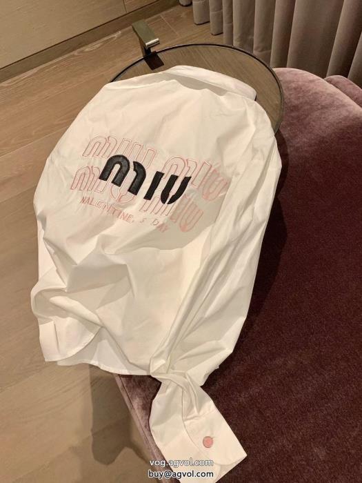 ブランド コピー 着払い高級感が溢れた視線を集めてMIUMIU長袖シャツ_0_1