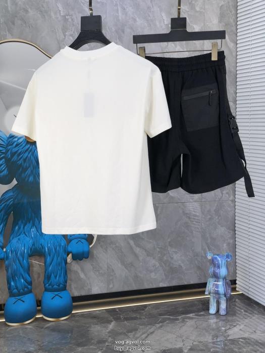 コピー 商品 通販セット洗練された魅力が光る今シーズン新作PRADA_0_3