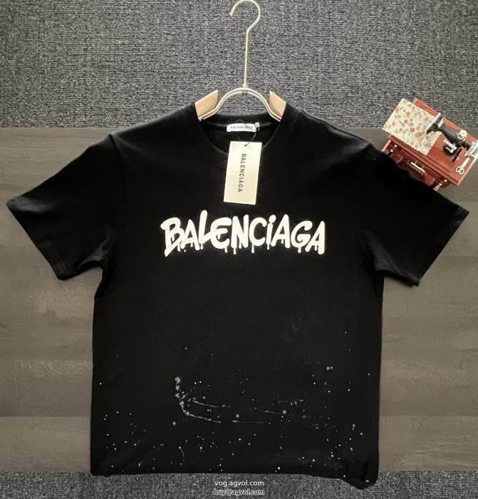 雑誌も街も人気アイテム魅力が光る半袖Tシャツコピー 商品 通販バレンシアガ_0_3