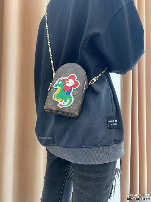 Iphone ケース カバースーパー ブランド コピー爆発的人気　再入荷人気沸騰中LOUIS VUITTON_0_0