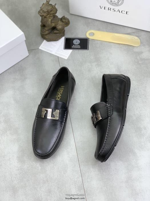 VERSACEブランド 偽物 激安高級感も漂い大人っぽいデザイン革靴_0_0