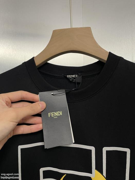 FENDI自分へのご褒美大人の色気を印象に半袖Tシャツスーパー コピー 販売_0_2
