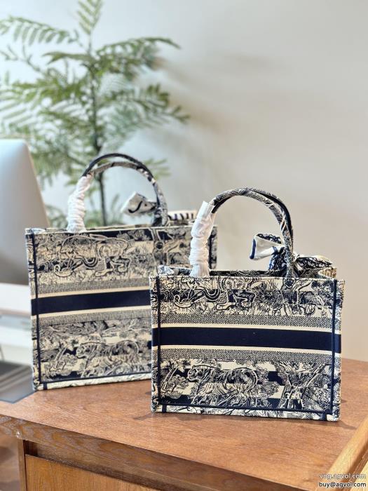 DIORブランド スーパー コピー 通販バッグ上品な落ち感ある知的優秀アイテム_0_3