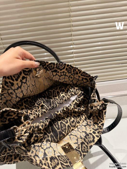 気分が上がるNEW素敵CELINEブランド スーパー コピー 優良バッグ_0_3