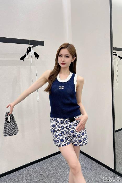 ミュウミュウ半袖Tシャツ激安 通販 専門今季話題の一級品見つけてほしい一品_0_1