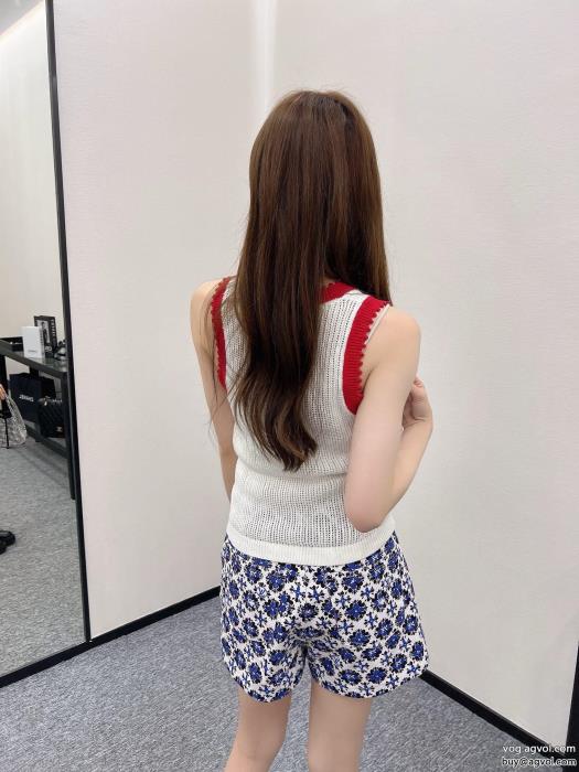 ミュウミュウ半袖Tシャツ激安 通販 専門今季話題の一級品見つけてほしい一品_0_4
