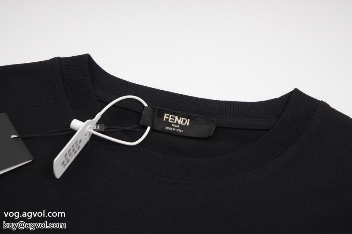 FENDIブランド コピー 販売大人着用可個性的な2024のコーディネート半袖Tシャツ_0_0