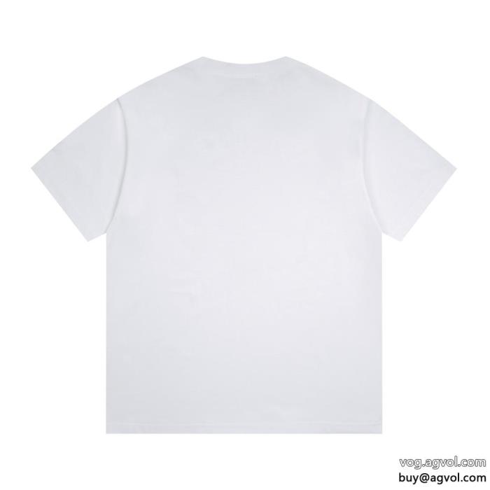 FENDIブランド コピー 販売大人着用可個性的な2024のコーディネート半袖Tシャツ_0_2