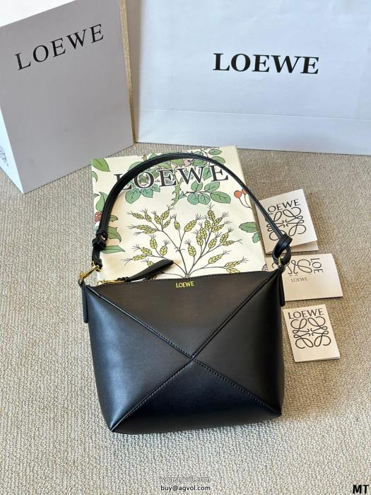 バッグ最新で完売確実韓国の人気LOEWEコピー ブランド 優良_0_0