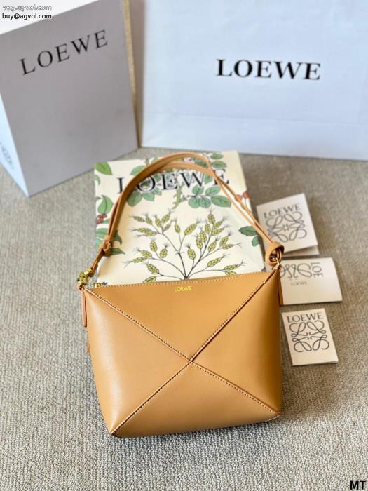 バッグ最新で完売確実韓国の人気LOEWEコピー ブランド 優良_0_1