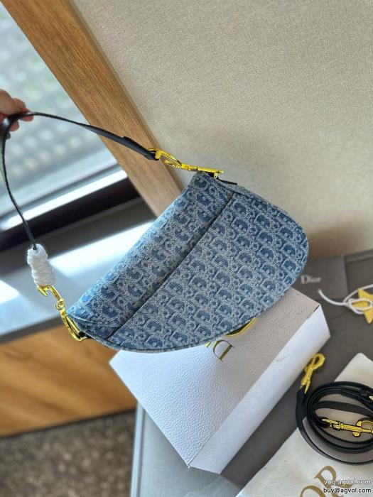 DIORバッグコピー 品 ブランド2024新作も続々登場!新作売切れ続出_0_1