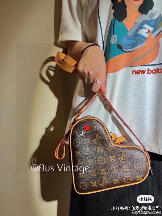 バッグLOUIS VUITTON最新で完売確実完売間近ブランド 偽物 激安 通販_0_1