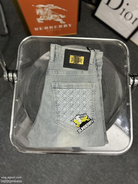 ジーンズBURBERRY2024を感じさせる印象に残るデザインコピー 商品 通販_0_3