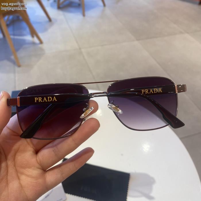 カジュアルなのに高感度が高く清涼感サングラス偽物 ブランドPRADA_1_2