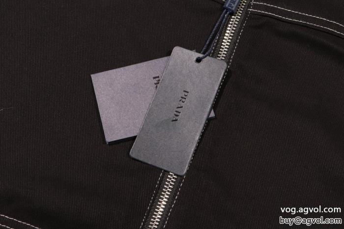 プラダ PRADA偽 ブランド 販路限定モデル雑誌掲載も多数注目の新作コート_0_2