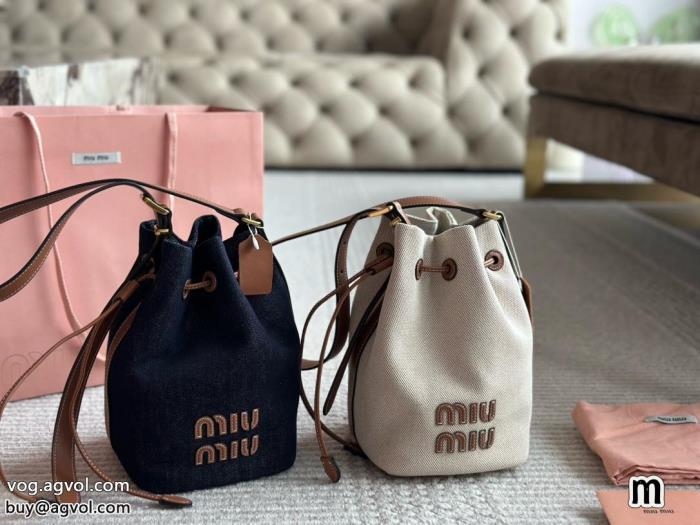バッグブランド 品 激安 通販MIUMIU海外セレブが注目アイテム大人気商品_0_1