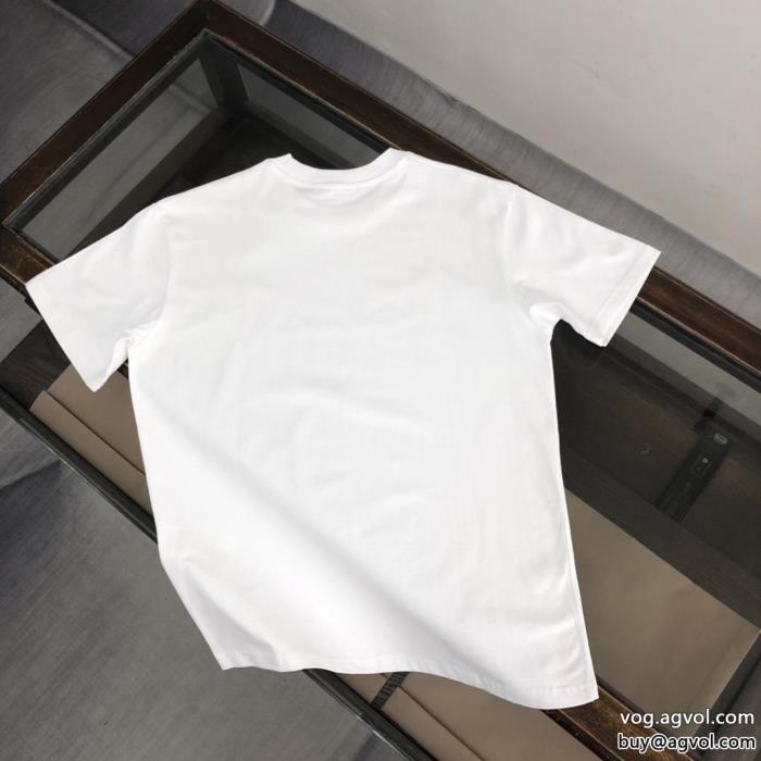 着回し力抜群大人気新作日本未入荷FENDI偽物 ブランド半袖Tシャツ_0_4