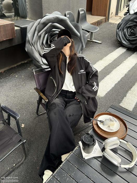 balenciagaコートコピー ブランド 優良安定感がありカジュアルの定番_0_3