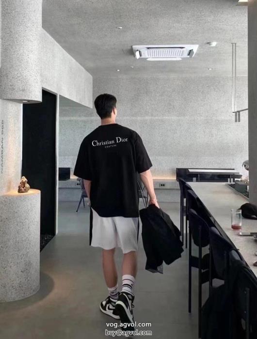 ブランド コピー 着払い半袖TシャツDIOR最高のエレガント23AW お早目に_0_1