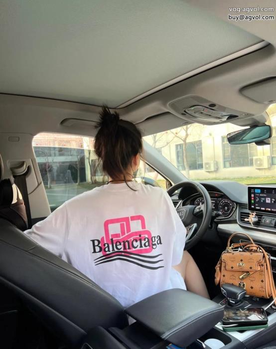 不動の人気2024最新大人気商品バレンシアガブランド 偽物 通販長袖Tシャツ_0_0