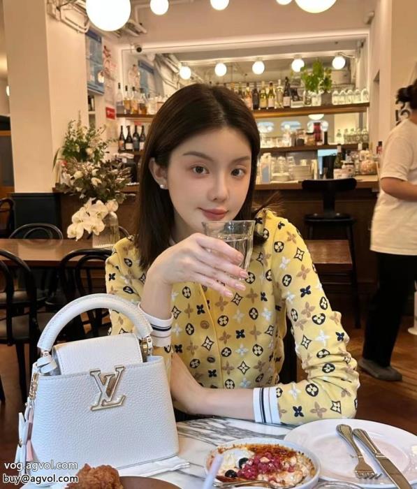 欲しい可愛く新鮮大人っぽく見せ新作LOUIS VUITTONコートブランド 通販_0_2