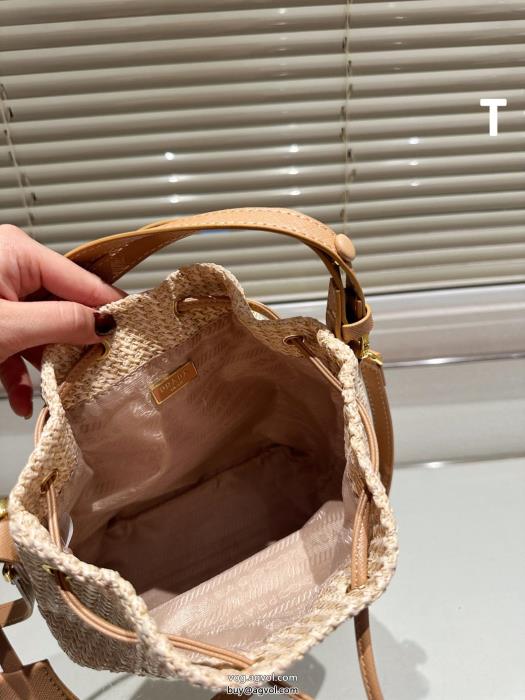 根強い人気定番商品人気上昇中ブランド 偽物PRADAバッグ_0_3