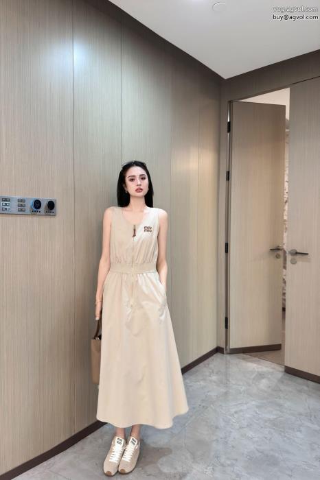 MIUMIUワンピースコピー 品 ブランド232024の大人コーデ限定生産品_0_3