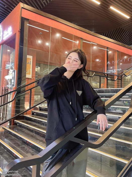 コピー 商品 販売パーカー使い勝手の良さ著名人愛用PRADA_0_1