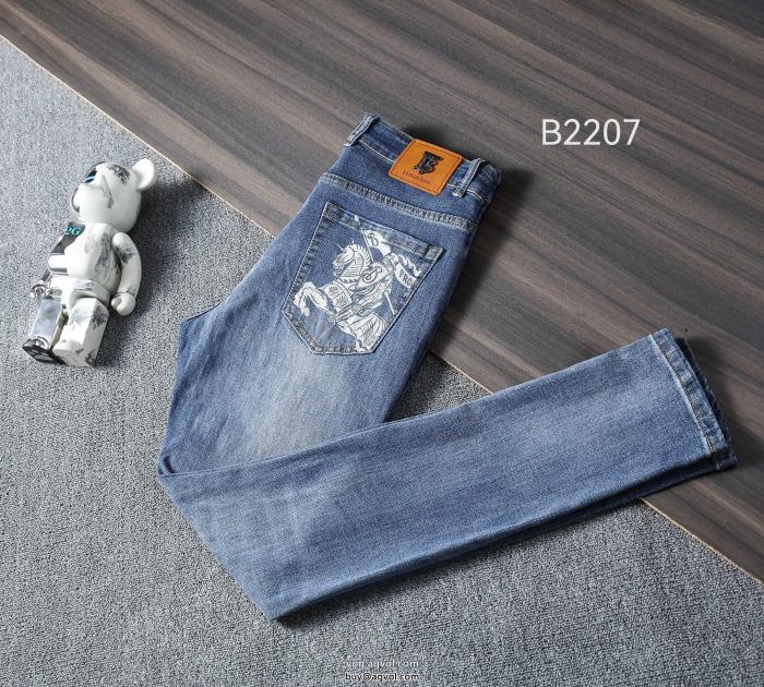 偽物 ブランド 激安ジーンズBURBERRY大人っぽい印象が素敵最新作2024_0_1