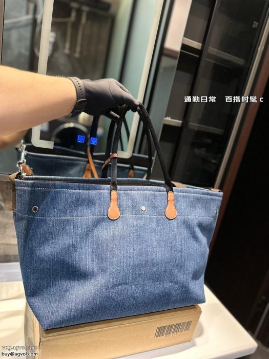 リラックスした雰囲気に気分が上がる激安 ブランド 通販バッグMIUMIU_0_1