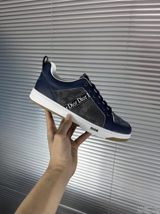 スニーカー激安 通販 ブランドDIOR完売前に都会的な印象のスタイル_0_3