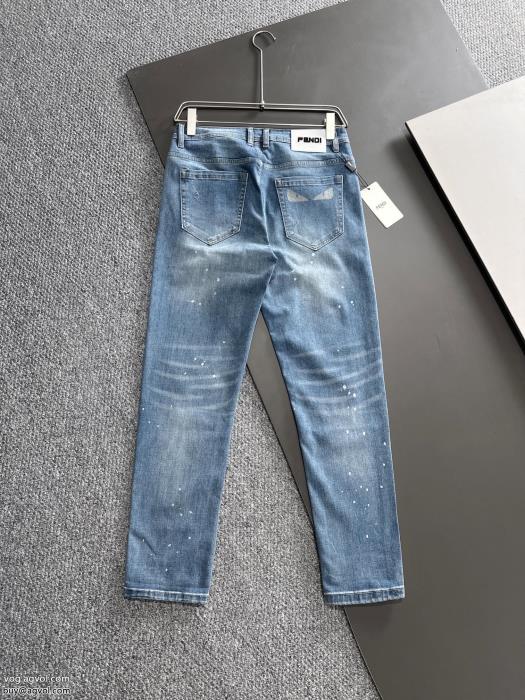 上品さ漂う今年コレクション新作登場！コピー 商品 販売FENDIジーンズ_0_1