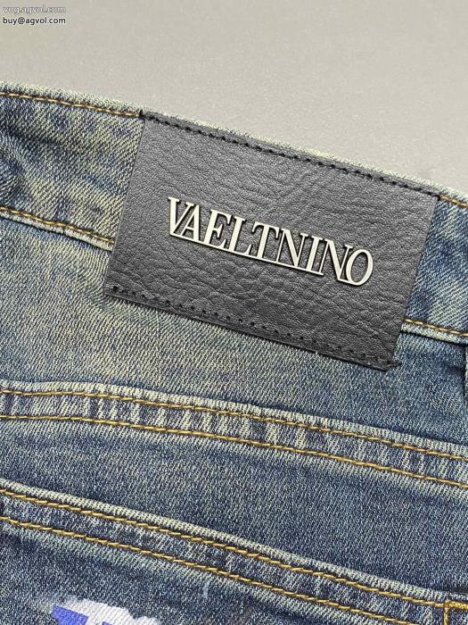 ブランド レプリカVALENTINO定番人気最新作リッチな印象にジーンズ_0_0