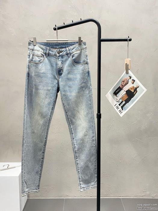 再入荷が嬉しい鮮度が手に入るブランド 偽物 激安VALENTINOジーンズ_0_1