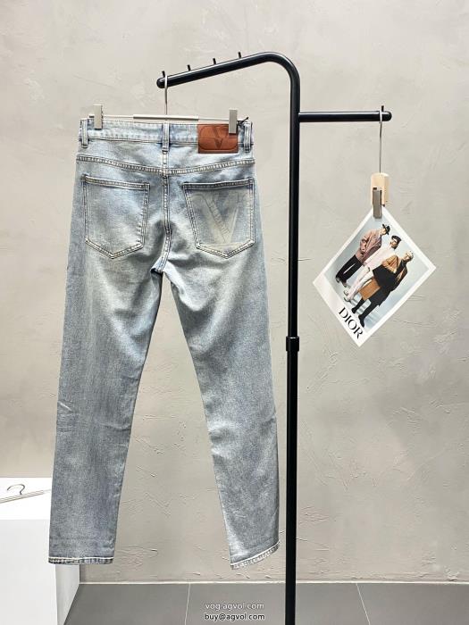 再入荷が嬉しい鮮度が手に入るブランド 偽物 激安VALENTINOジーンズ_0_3