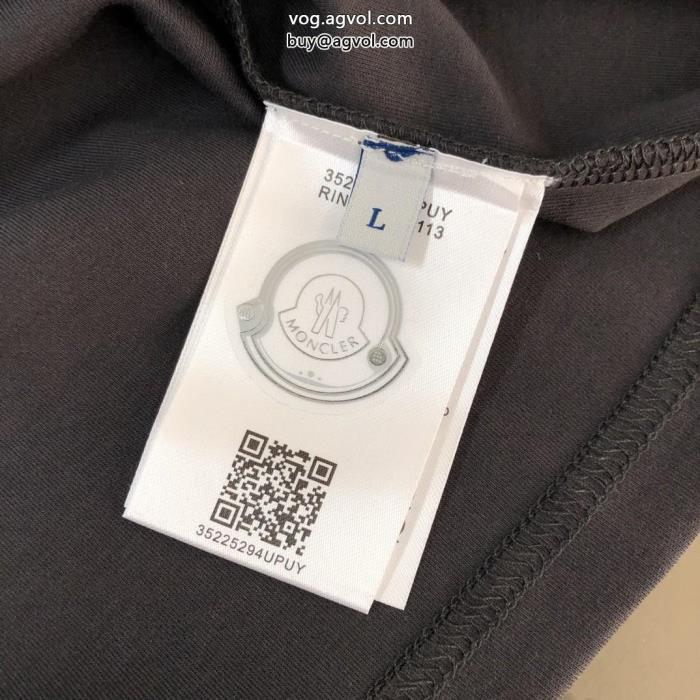 着心地のいいお洒落な印象にモンクレールブランド 激安 長袖Tシャツ_0_1