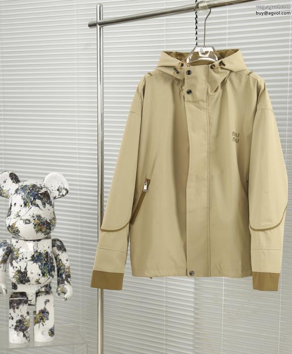 MIUMIUコートスーパー ブランド コピー海外限定著名人の着用_0_0