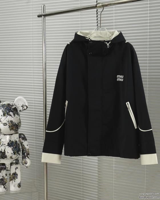 MIUMIUコートスーパー ブランド コピー海外限定著名人の着用_0_3