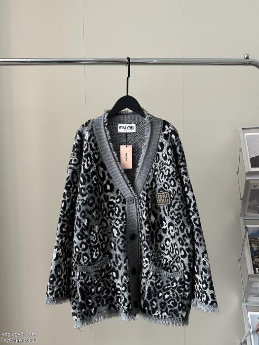 MIUMIU激安 ブランドコート全体的に調和のある個性派さん_0_2