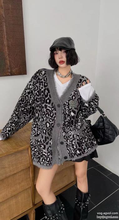 MIUMIU激安 ブランドコート全体的に調和のある個性派さん_0_4