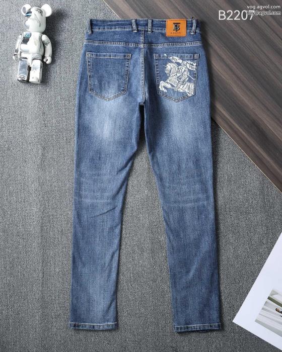 BURBERRYジーンズ絶大な人気を誇る柔らかい色調ブランド コピー ショップ_0_1