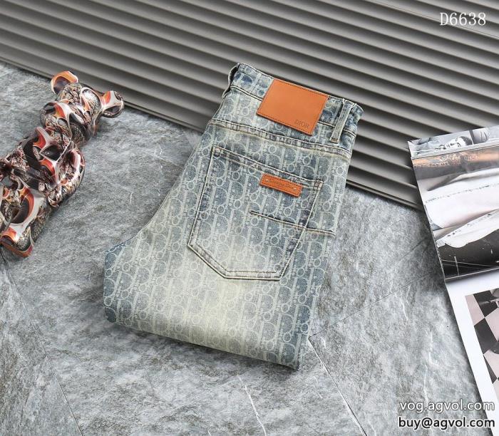 DIORブランド コピー 激安ジーンズ毎年大人気商品今年らしい着こなし_0_1