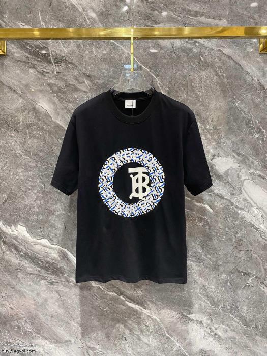 BURBERRYスーパー コピー ブランド 通販雑誌掲載夏らしい品格が漂う半袖Tシャツ_0_1