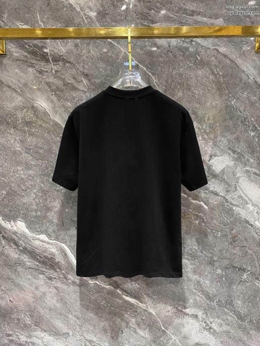 BURBERRYスーパー コピー ブランド 通販雑誌掲載夏らしい品格が漂う半袖Tシャツ_0_2